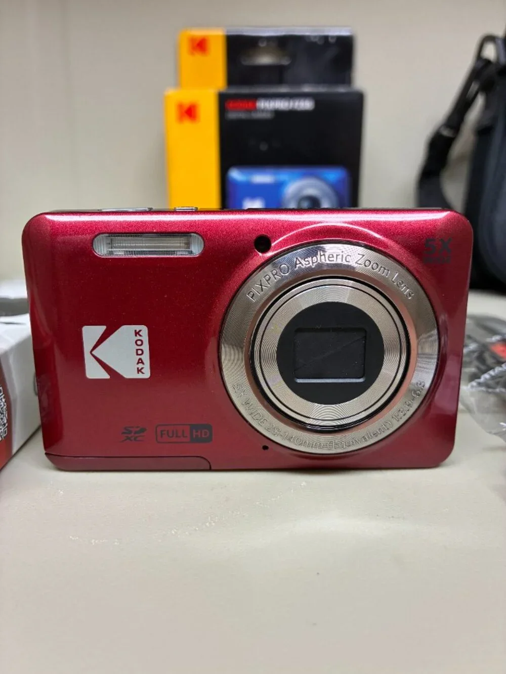 Kodak Pixpro FZ55 Red Digital Camera 16MP 5x Optical Zoom Compact Camera Bundle